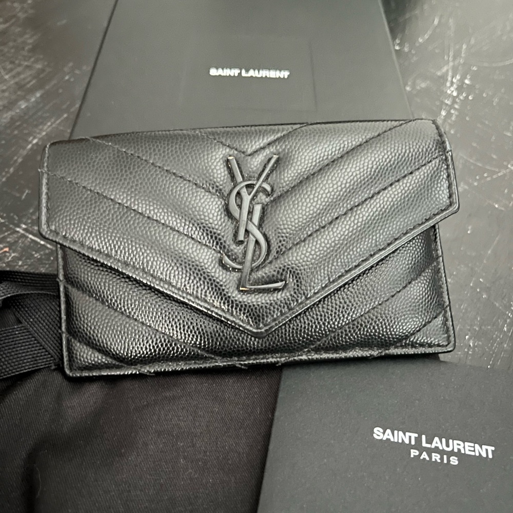 Yves Saint Laurent Black Quilted Wallet - Picture 14 of 17
